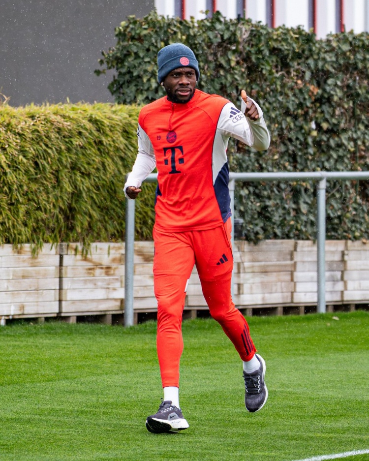 欧冠球队排名-好消息！拜仁官方社媒晒照片，确认戴维斯今日恢复跑步训练
