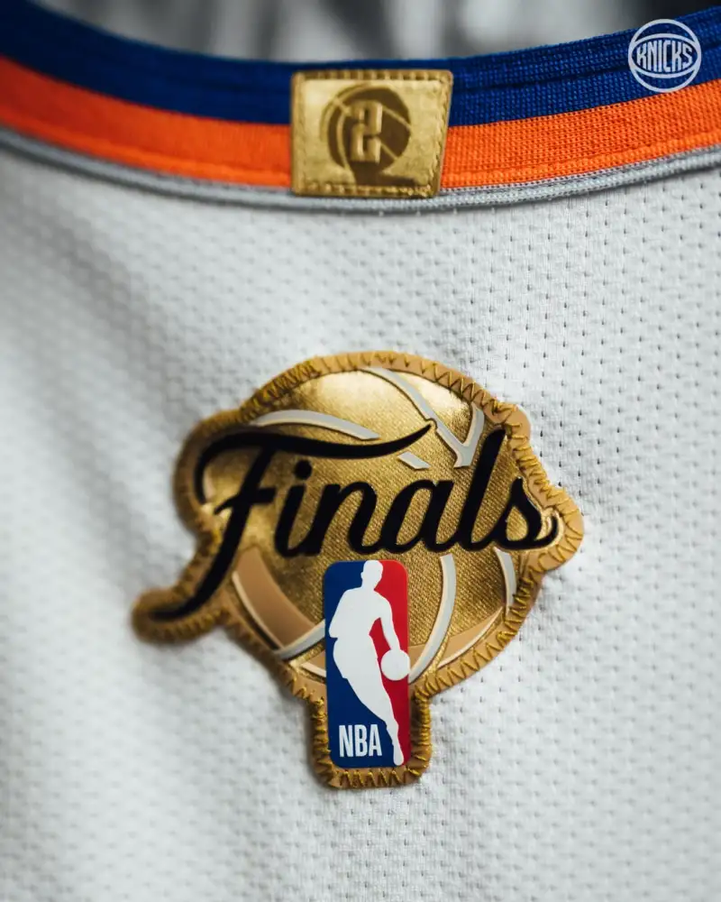 欧冠球队排名-万事俱备！NBA官方展示尼克斯今日比赛球衣细节